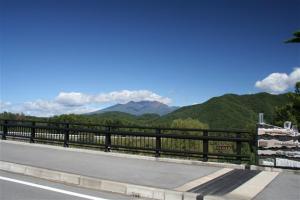 甲斐駒大橋から。八ヶ岳が見えます。