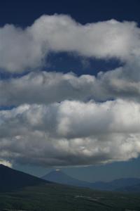 山梨県側からの富士山のほうが美しいと思います☆この写真は雲がメインですが＾＾；